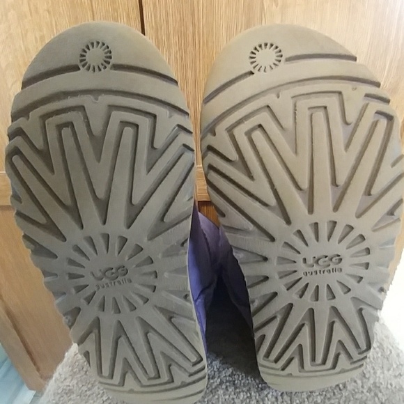 Authentic UGG Purple Classic Short Boots sz 6 - Picture 5 of 8